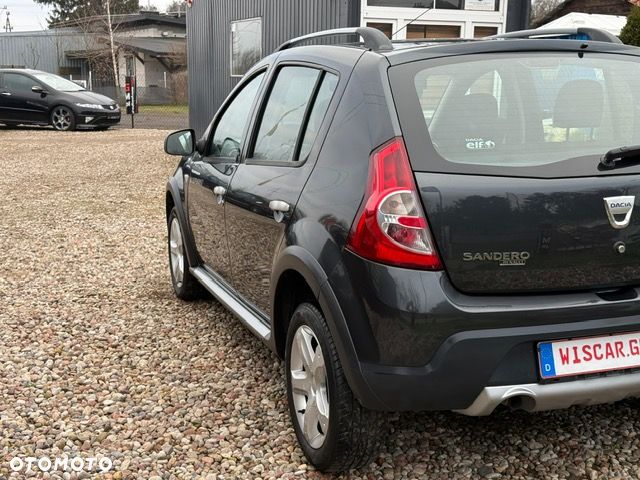 Dacia Sandero Stepway 1.6 - 8