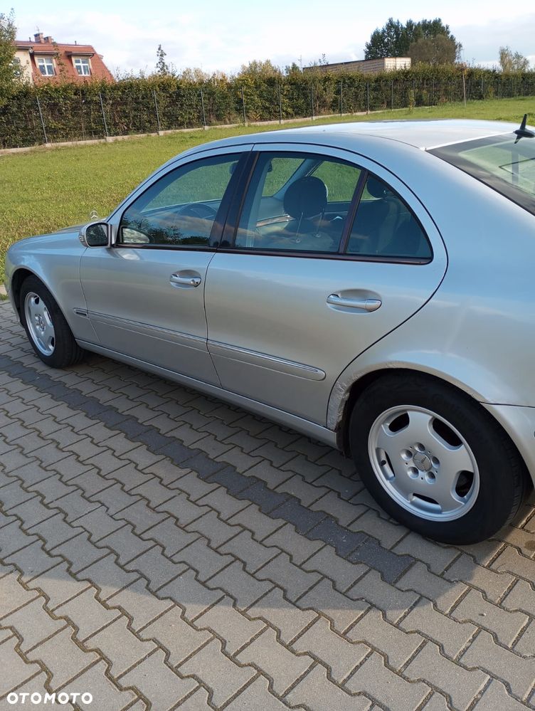Mercedes-Benz Klasa E 320 T Elegance - 6