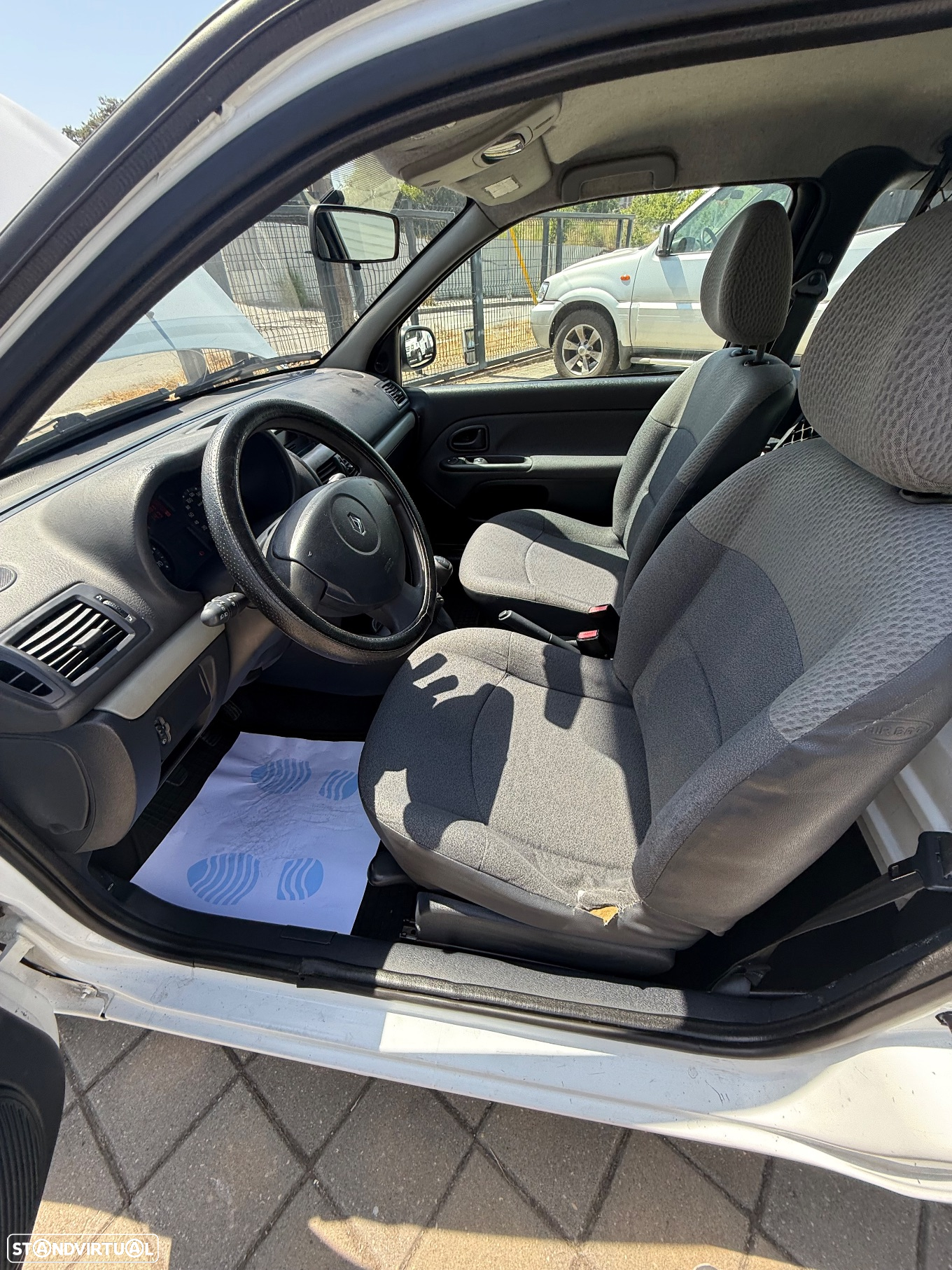 Renault clio van diesel 2 lugares comercial - 16