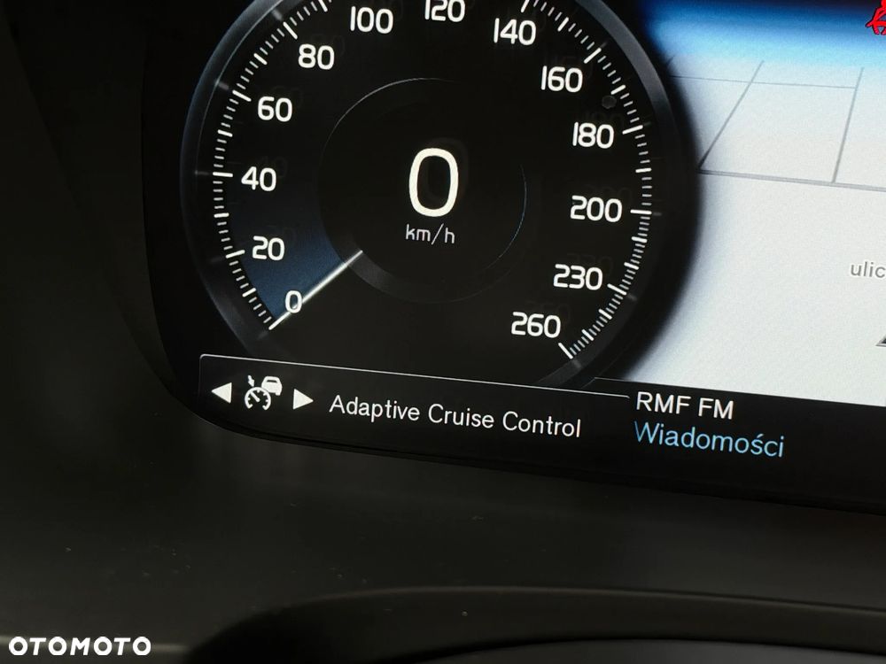 Volvo V90 Cross Country D5 AWD Pro - 28