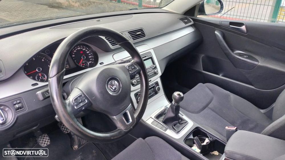 VW Passat 1.6 TDI BlueMotion - 5