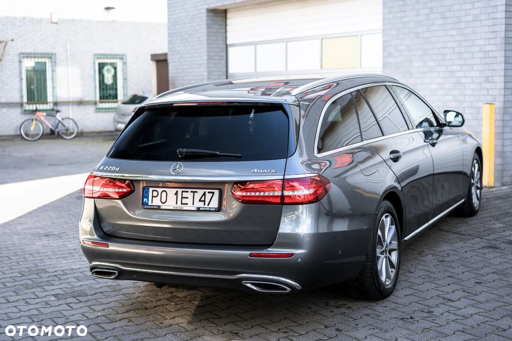 Mercedes-Benz Klasa E 220 d 4-Matic 9G-TRONIC - 26
