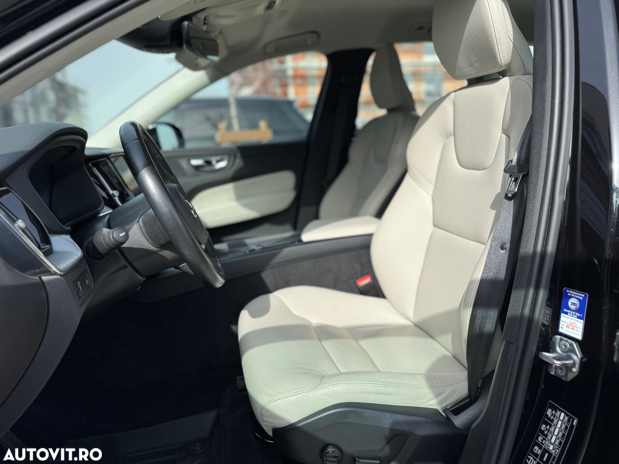 Volvo XC 60 D4 AWD Momentum - 16