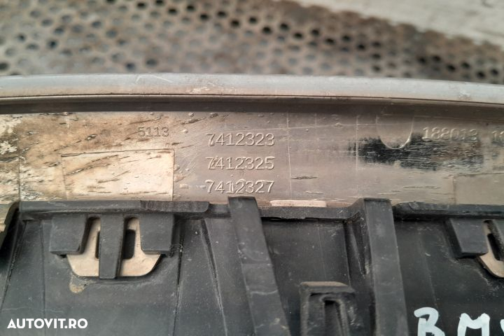 Grila bara fata stanga 7412323 BMW Seria 5 F11  [din 2009 pana  2013] - 2