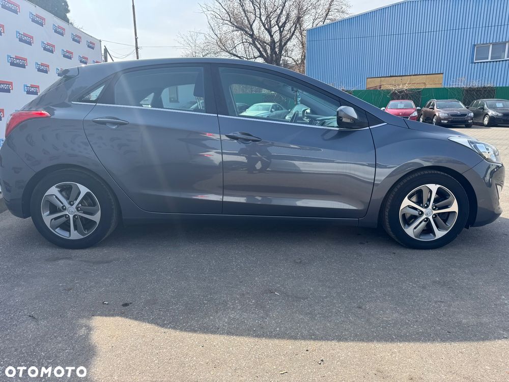 Hyundai i30 blue 1.6 CRDi Classic Navigation - 6