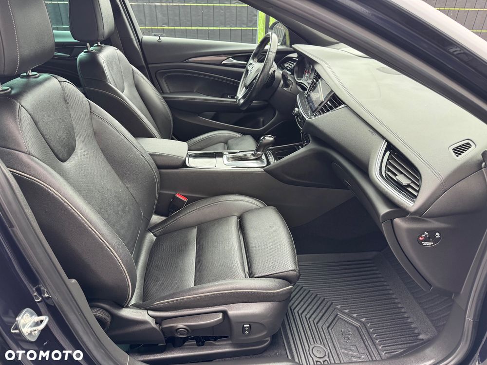 Opel Insignia 2.0 BiTurbo 4x4 Exclusive - 27