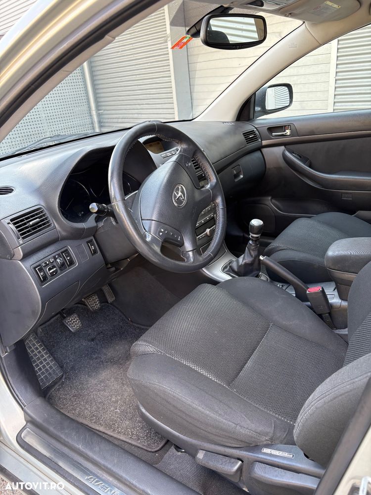 Toyota Avensis 2.2 D-4D Sol - 7