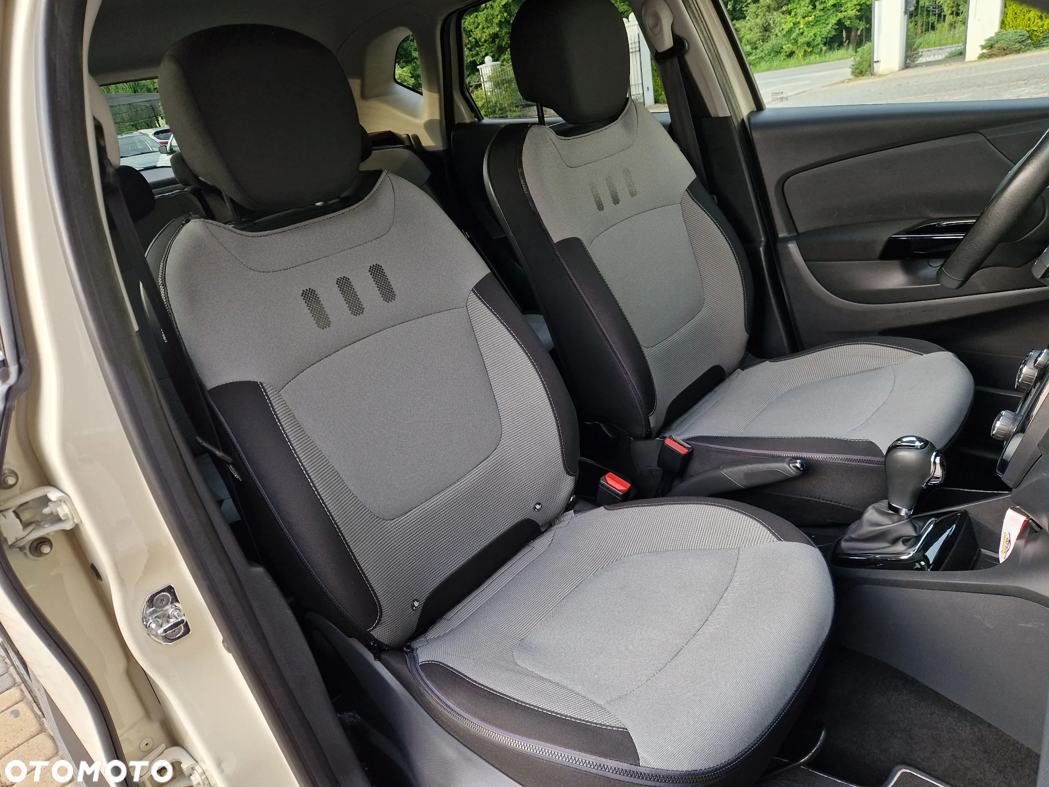Renault Captur 1.2 TCe Intens EDC - 22