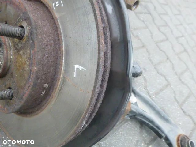 PIASTA LEWY PRZÓD LEWA PRZEDNIA TOYOTA YARIS II 1.3 ABS 05- - 6