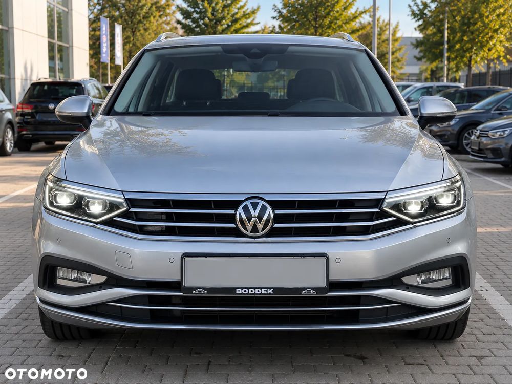 Volkswagen Passat Variant 2.0 TDI SCR DSG Elegance - 4