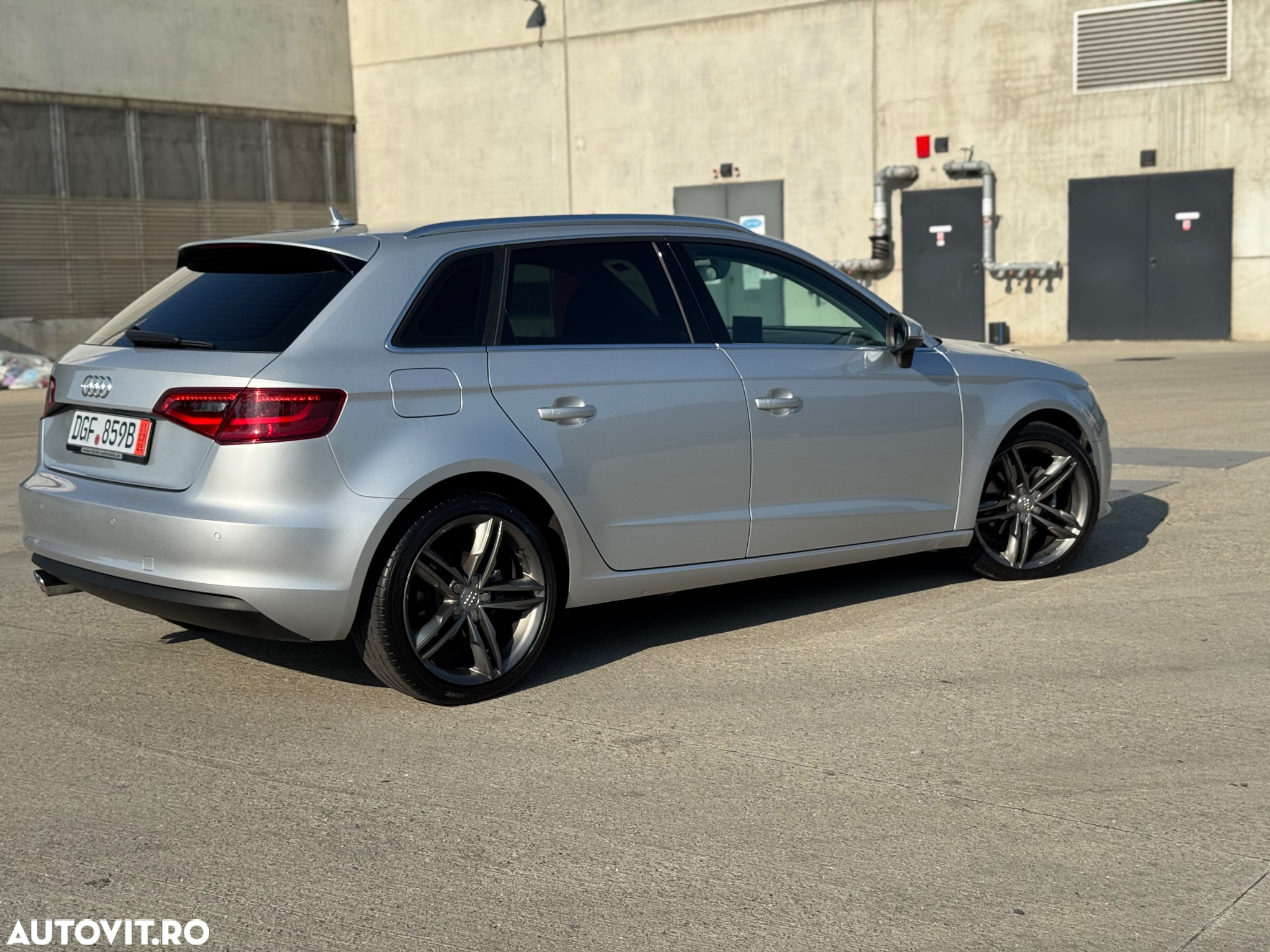 Audi A3 2.0 TDI Sportback S tronic S line Sportpaket - 5