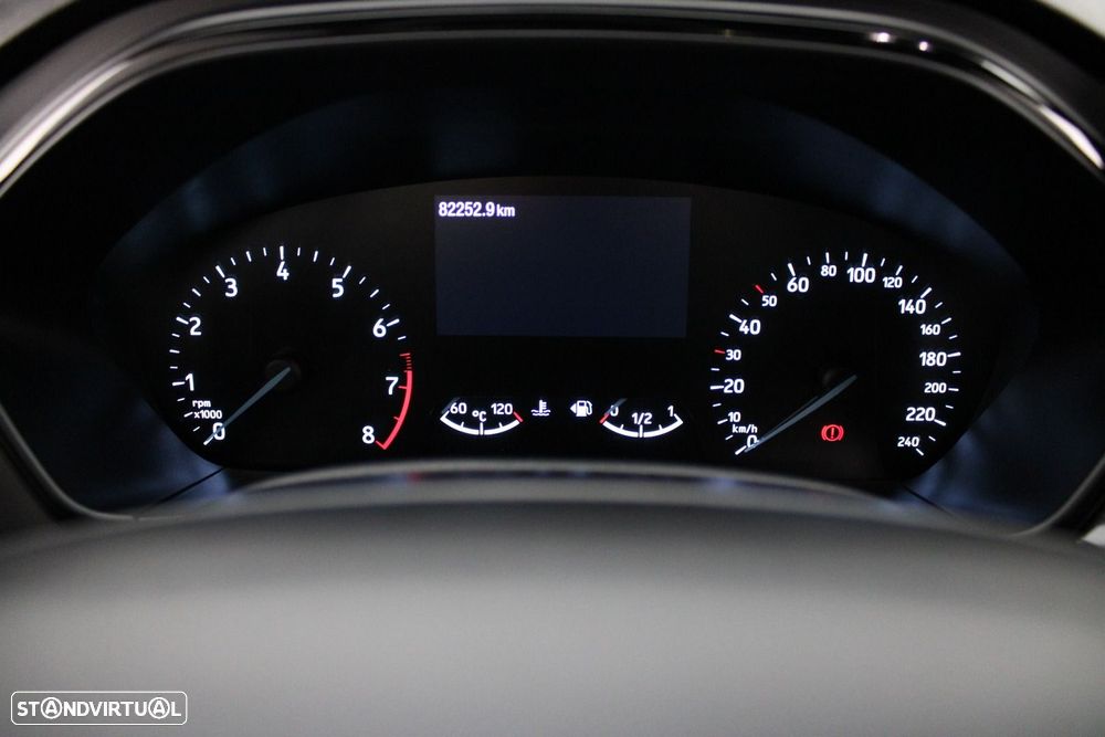 Ford Focus 1.0 EcoBoost MHEV ST-Line - 32