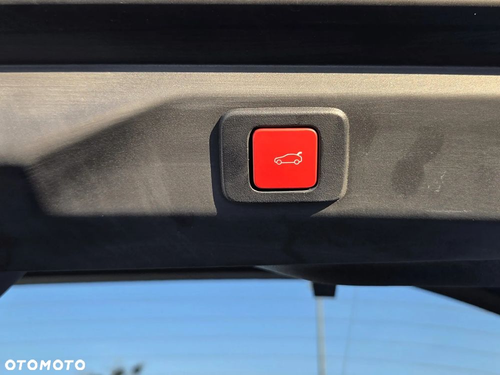 Peugeot 3008 1.2 PureTech mHEV GT E-DCS6 - 17