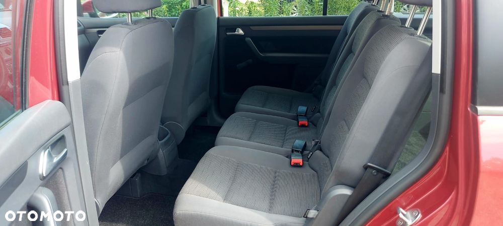 Volkswagen Touran 1.6 Conceptline - 18