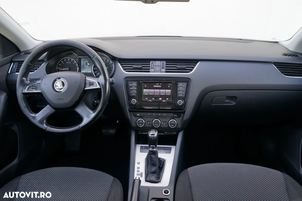 Skoda Octavia 2.0 TDI AMBITION DSG - 21