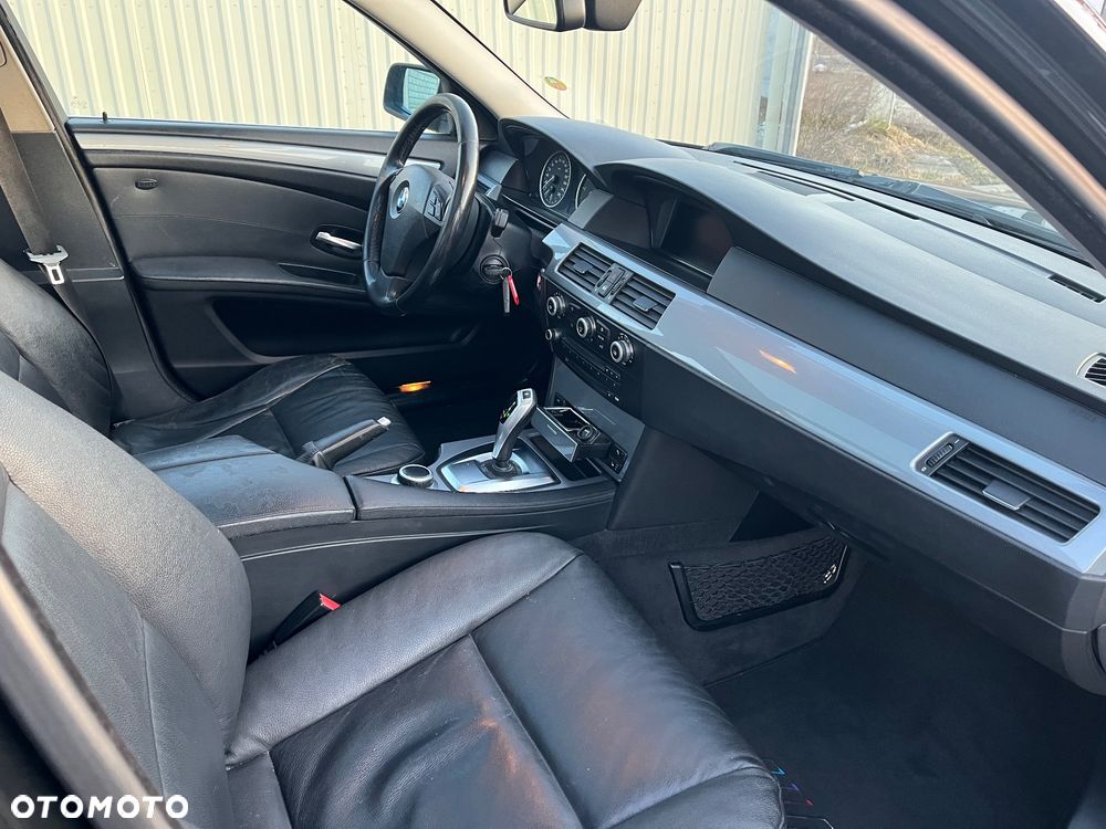 BMW Seria 5 525d - 10