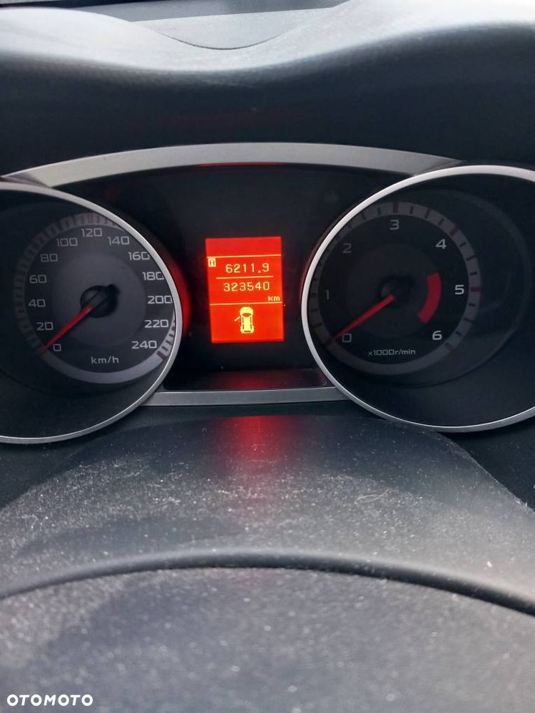 Citroën C-Crosser 2.2 HDi Exclusive - 10