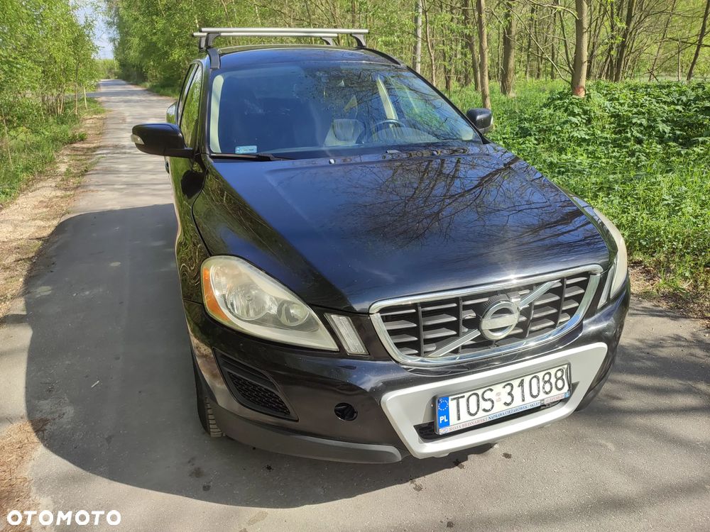 Volvo XC 60 2.4D AWD R-Design - 22