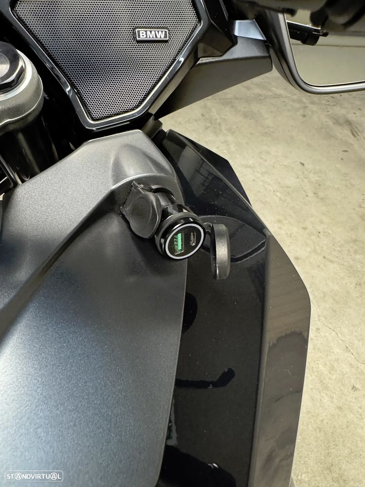 BMW R 1300 RT Triple Black - 31