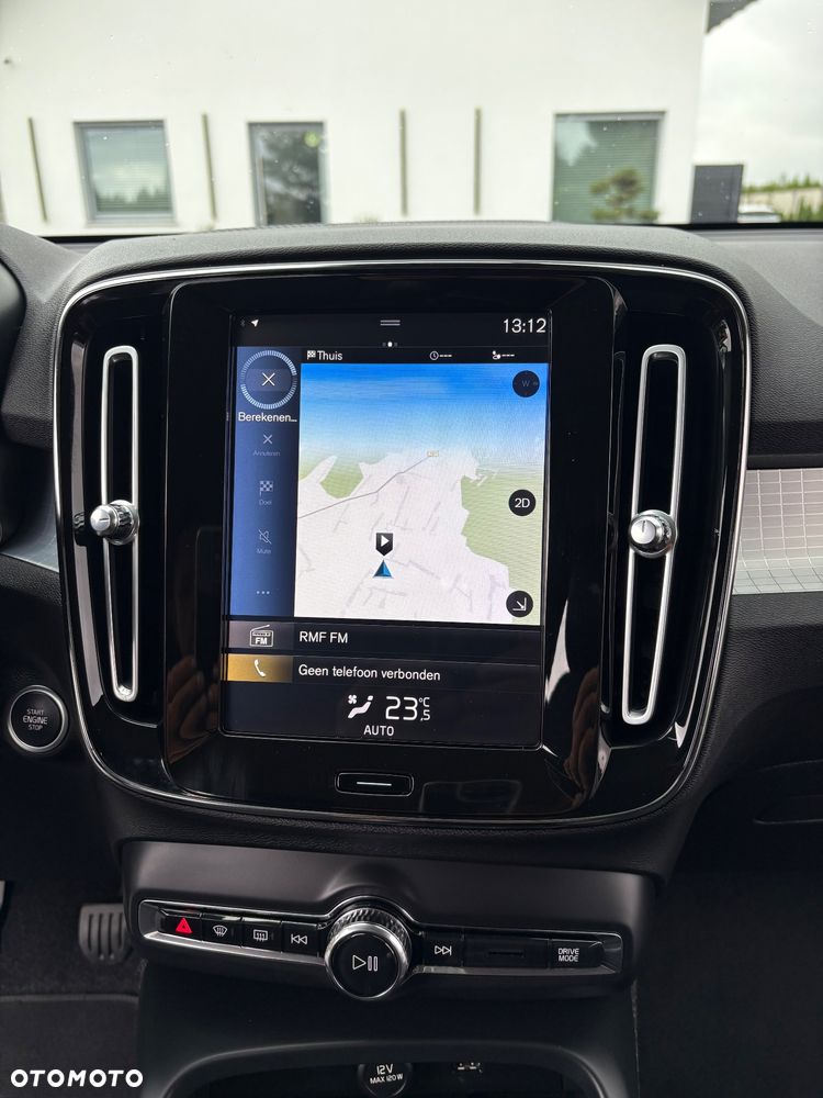 Volvo XC 40 D3 Momentum Pro - 26