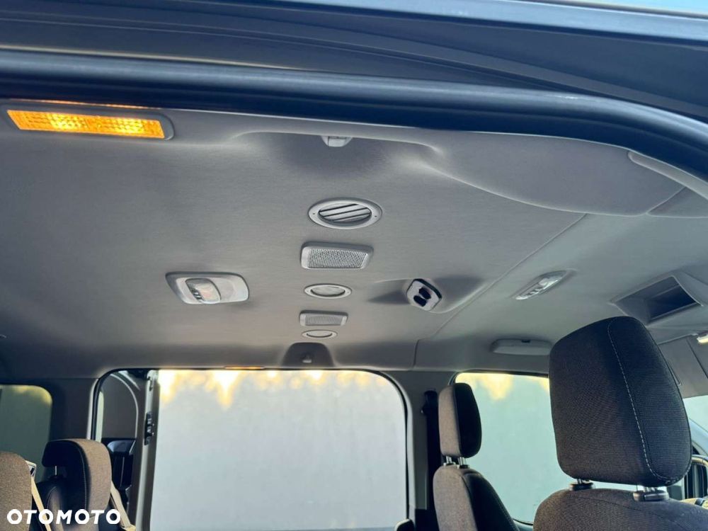 Ford Tourneo Custom - 37