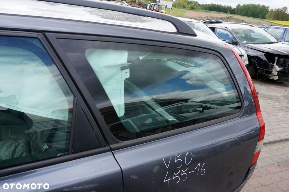 SZYBA KAROSERYJNA TYLNA LEWA BOCZNA V50  KOMBI  VOLVO 2004-2007 - 1