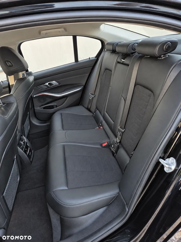 BMW Seria 3 318i Advantage sport - 19