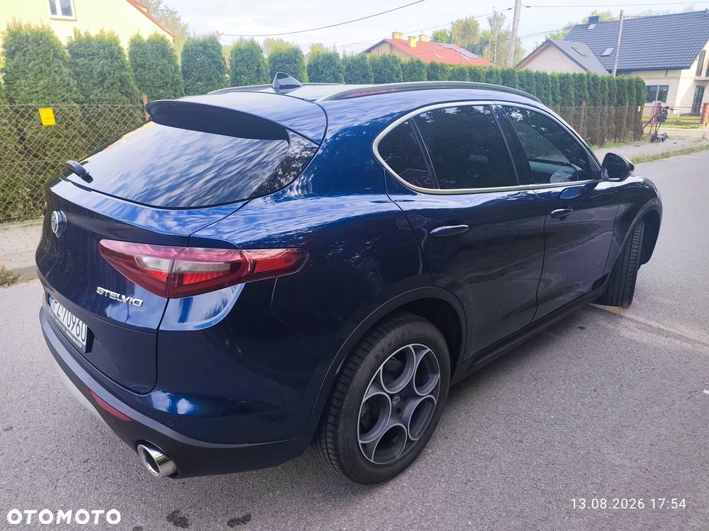 Alfa Romeo Stelvio 2.0 Turbo 16V AT8-Q4 Veloce - 4