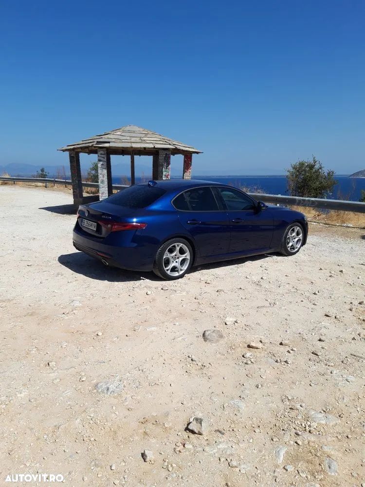 Alfa Romeo Giulia 2.2 JTDM Super - 1