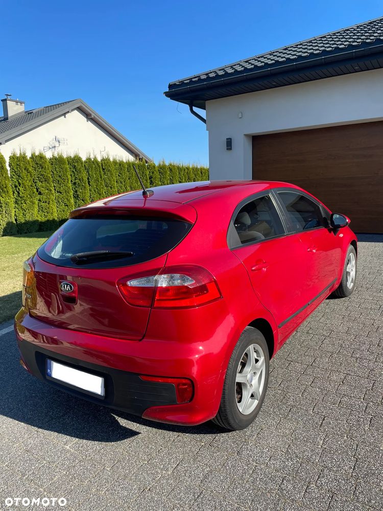 Kia Rio - 4