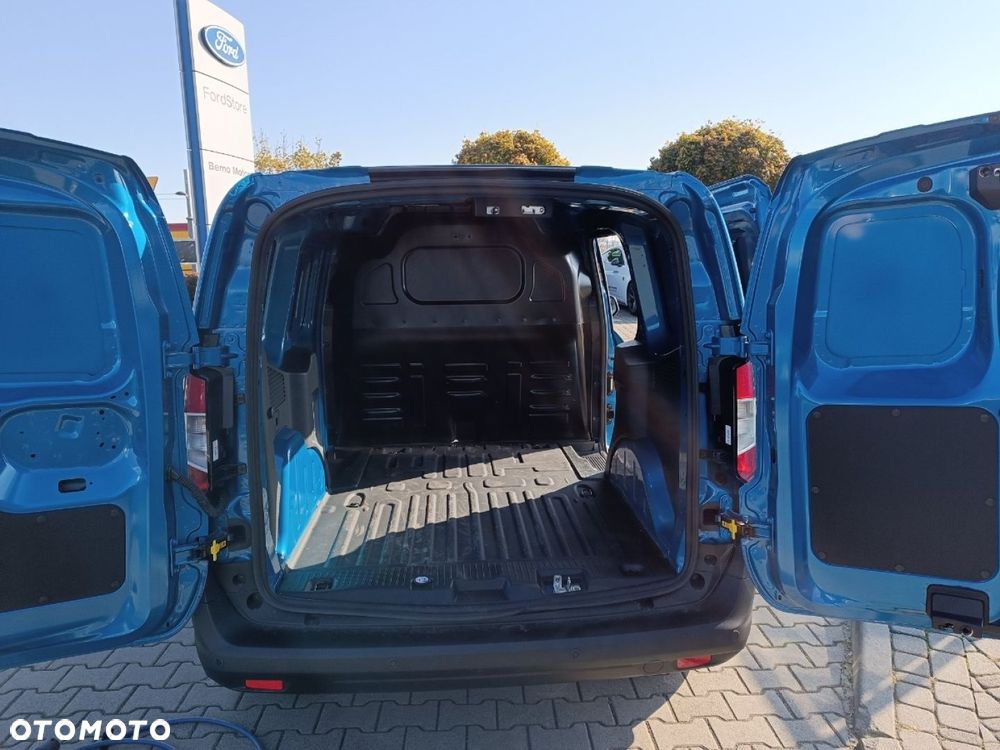 Ford Transit Courier - 19