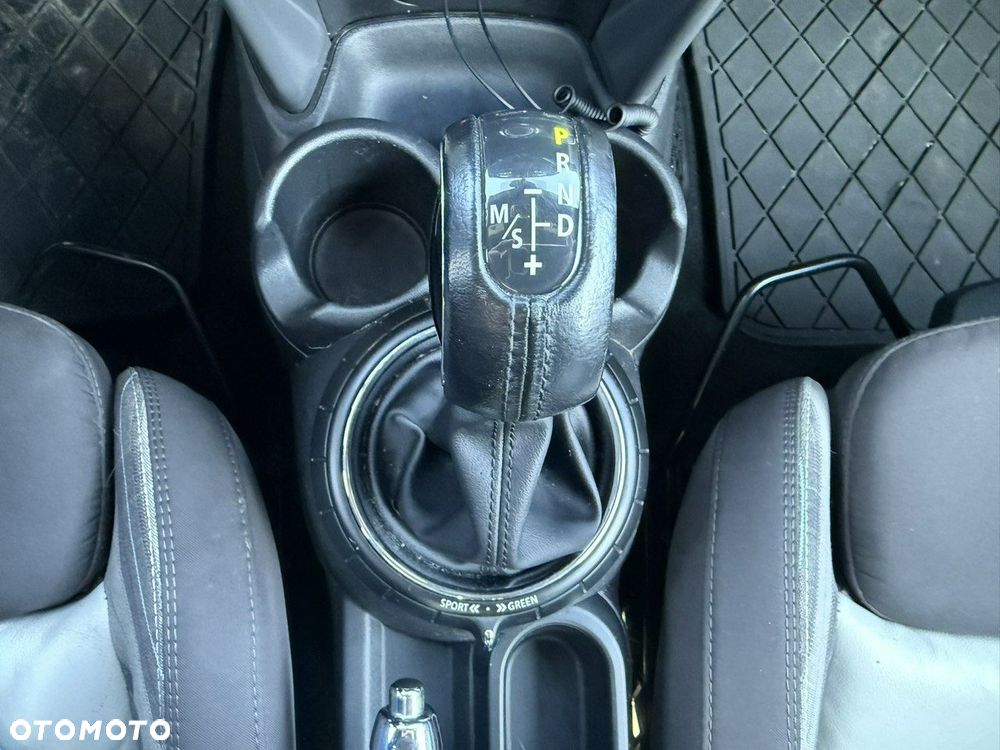 MINI Cooper Standard - 16