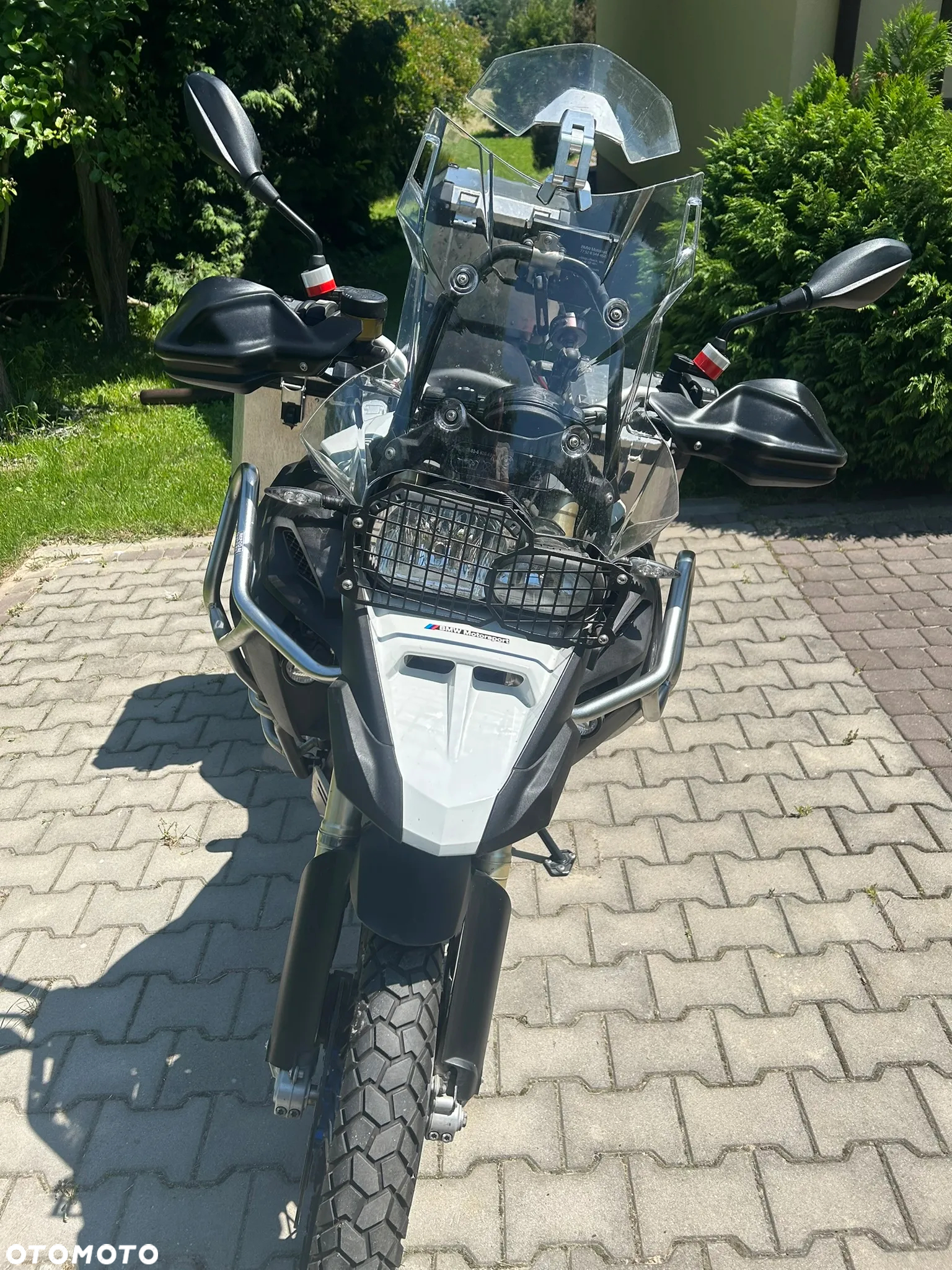 BMW F - 15