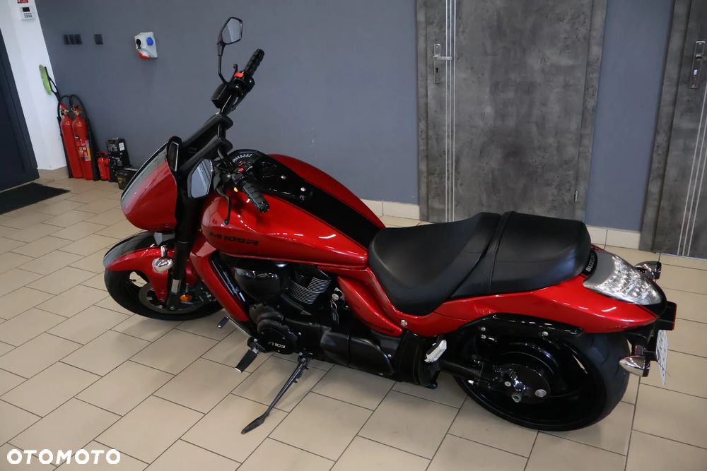 Suzuki Intruder - 19