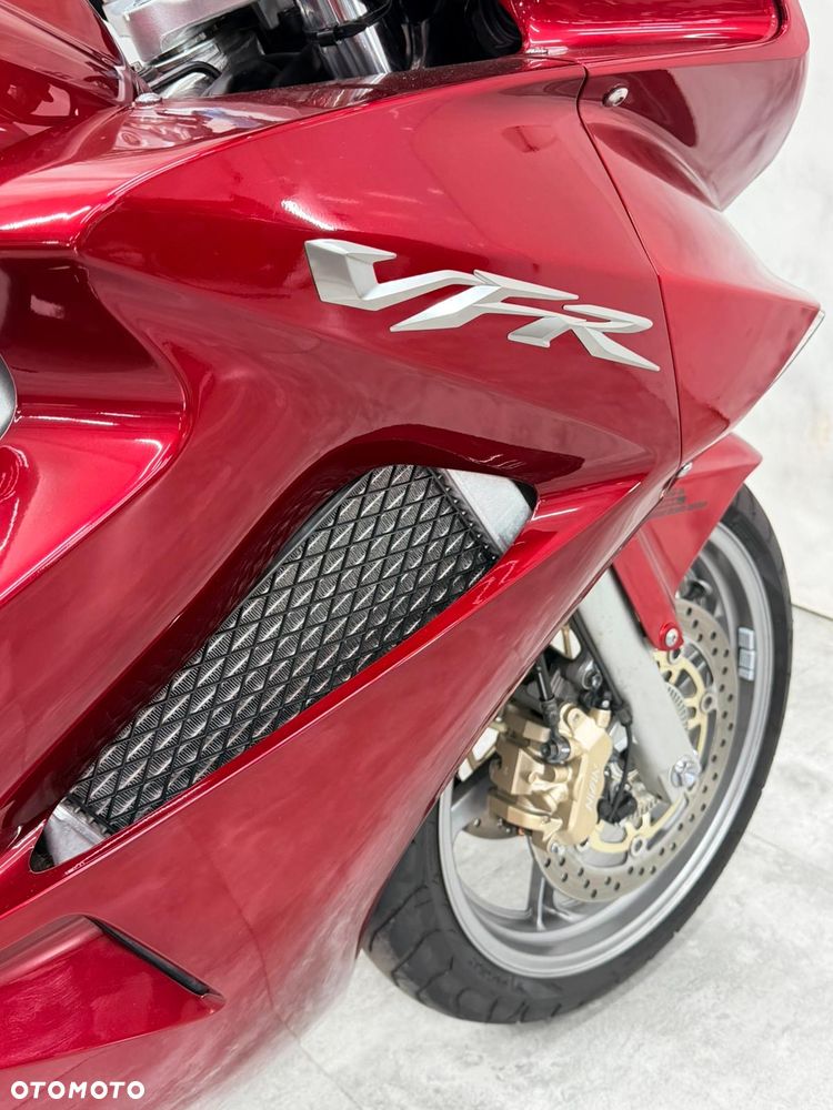 Honda VFR - 11