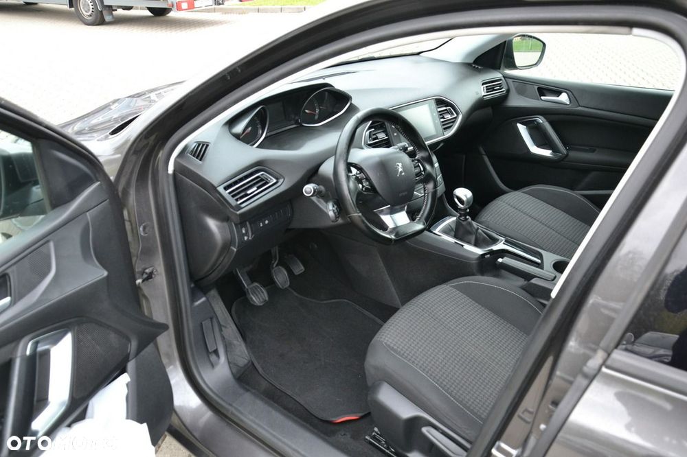 Peugeot 308 - 9