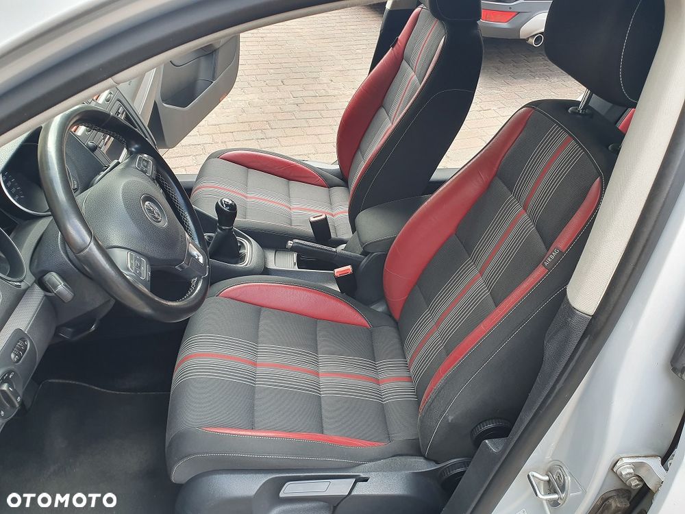 Volkswagen Golf 1.6 TDI DPF MATCH - 10