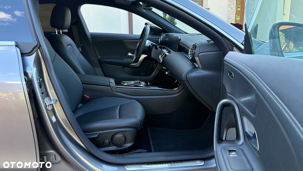 Mercedes-Benz CLA 200 d Progressive 8G-DCT - 33