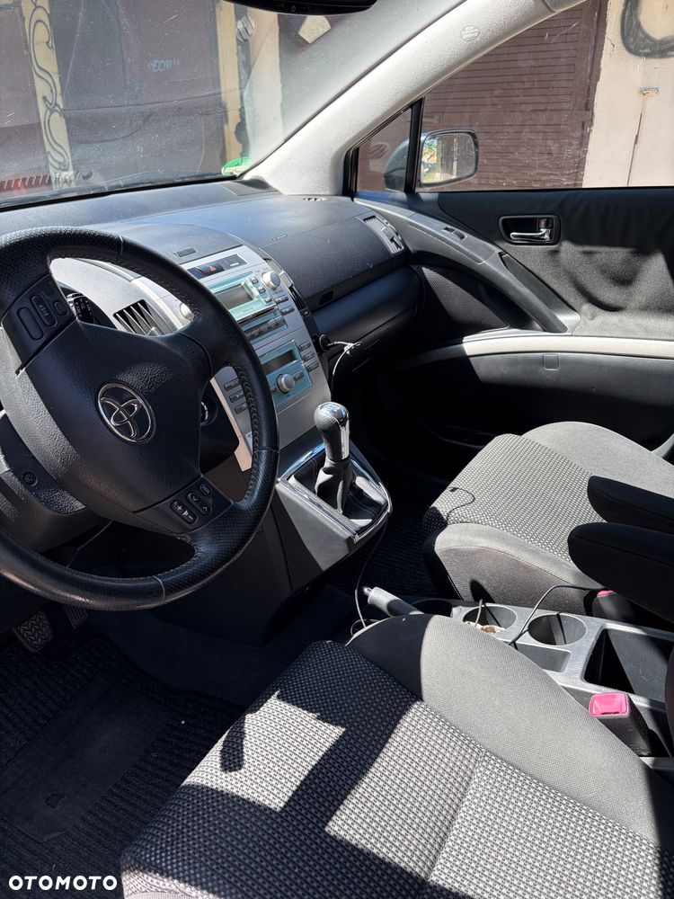 Toyota Corolla Verso 2.2 D-CAT Executive - 8