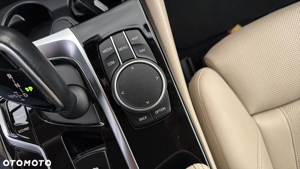 BMW Seria 5 520d xDrive MHEV - 31