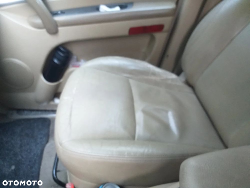 Auto na części - SSangyoung Rodius 165 diesel Silnik Skrzynia Drzwi Maska Klapa Błotnik Zderzak Lampa Szyba Klamka Lusterko Deska Kokpit - 9