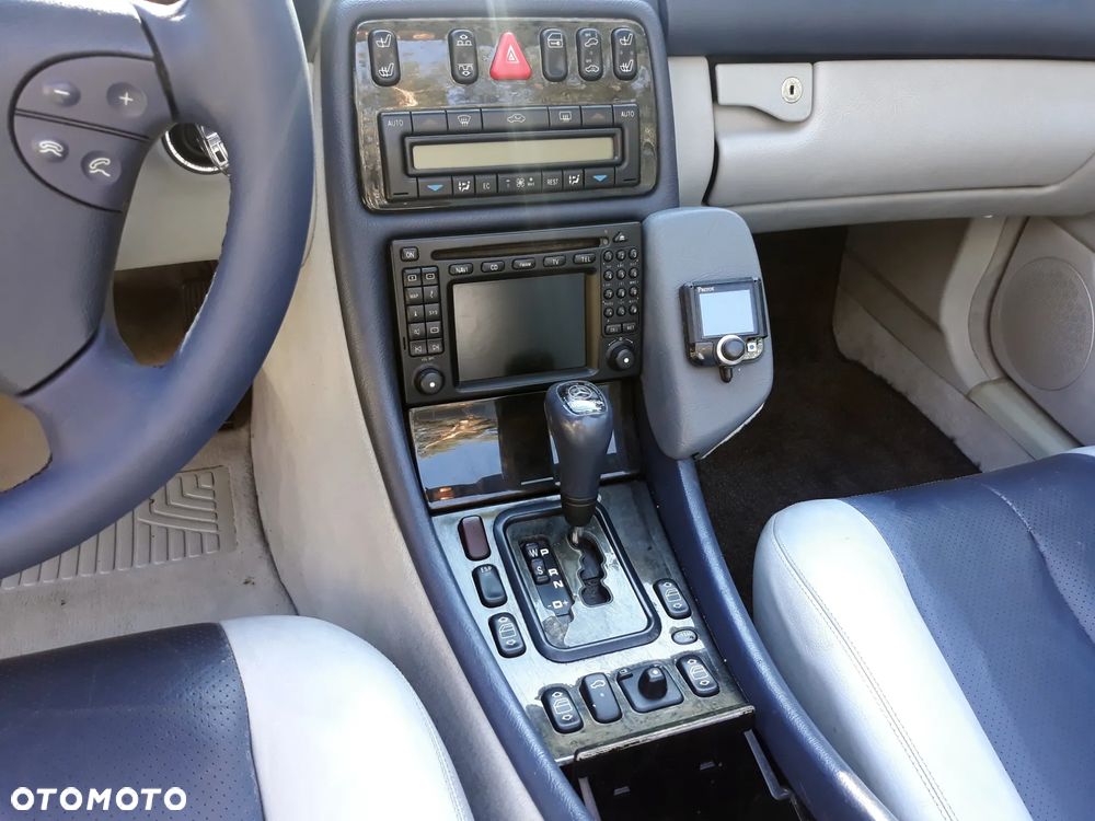 Mercedes-Benz CLK - 6