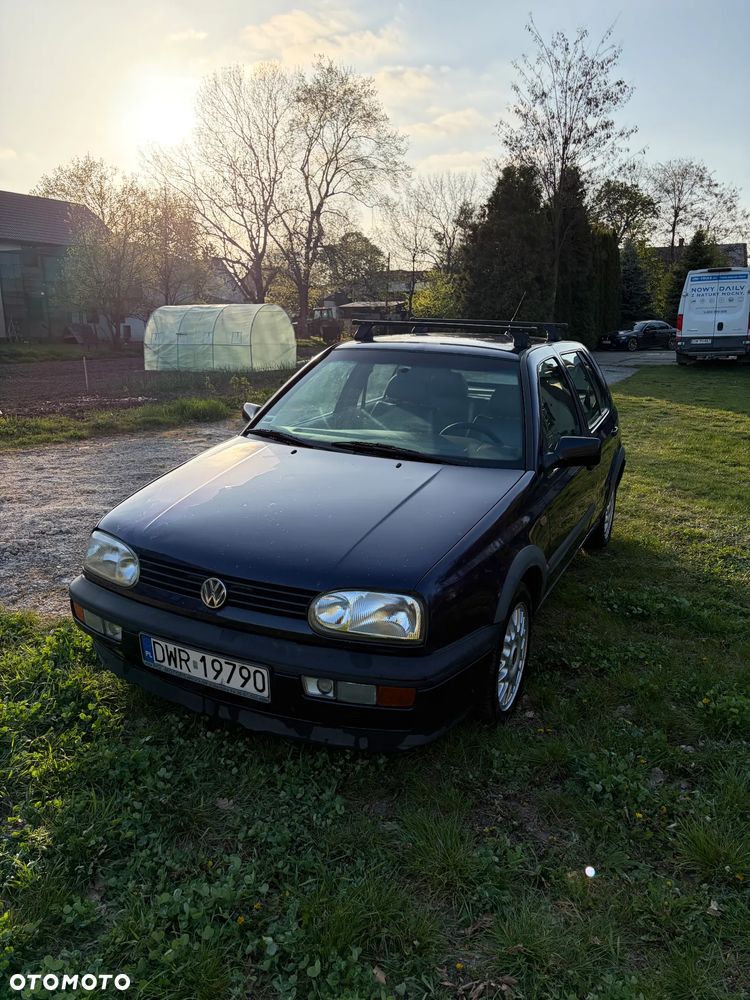 Volkswagen Golf - 4
