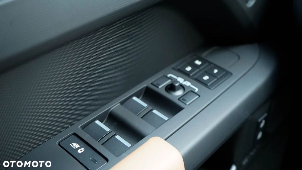 Land Rover Defender 3.0 D350 mHEV X-Dynamic HSE - 27