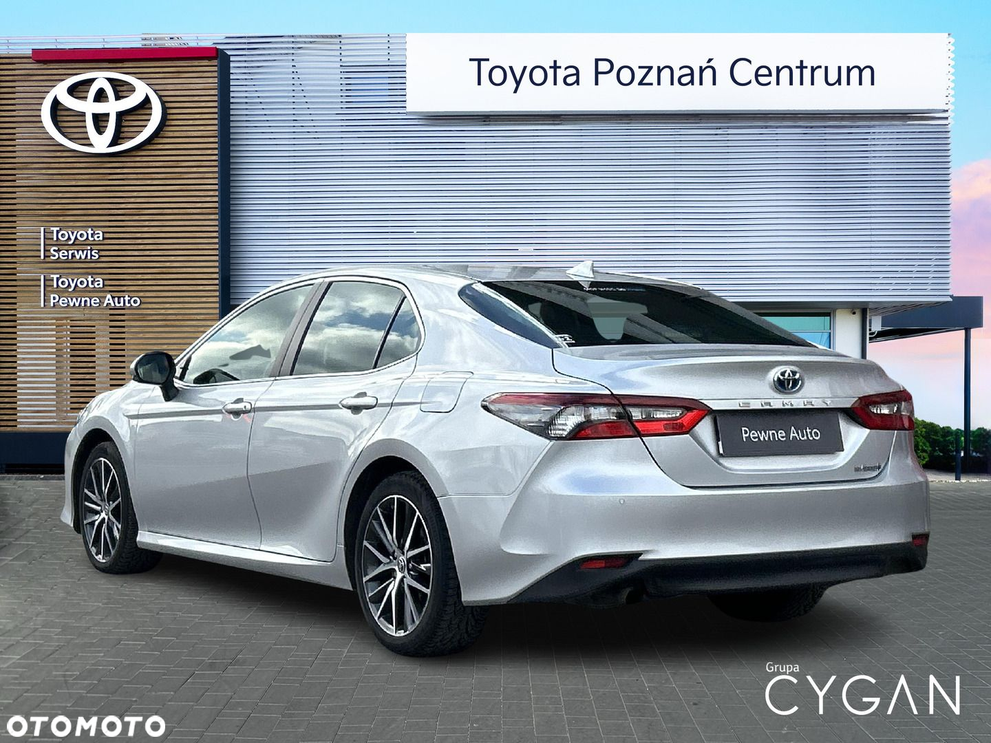Toyota Camry - 3