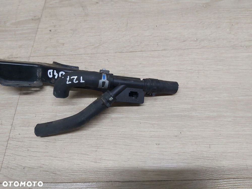 Toyota Avensis T27 Lift T29 09-18r trójnik króciec wody blacha mocowanie - 1