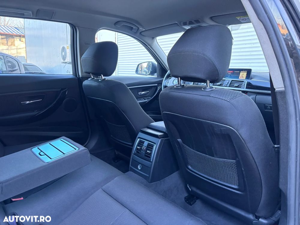 BMW Seria 3 ver-330i-xdrive-aut-advantage - 29