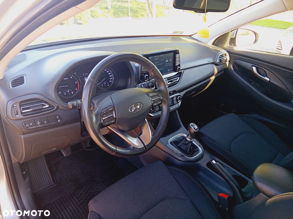 Hyundai i30 1.6 D Comfort - 32