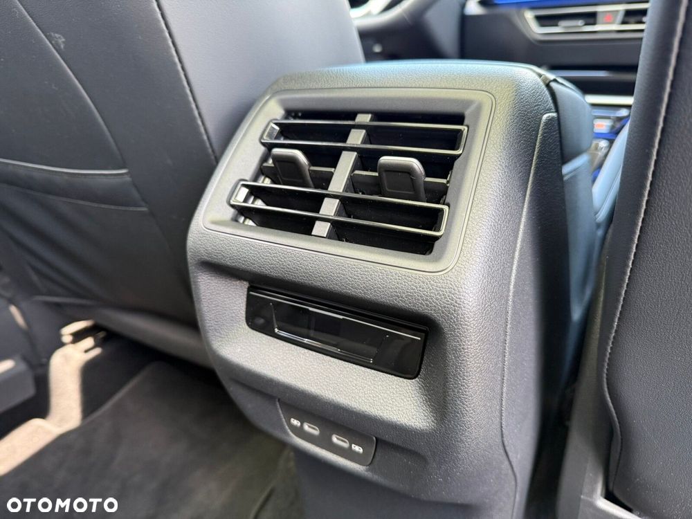 Volkswagen Tiguan 1.5 eTSI Elegance DSG - 29