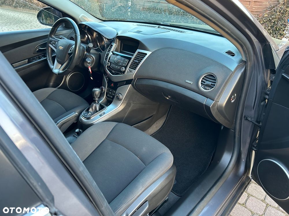 Chevrolet Cruze 1.8 LTZ - 25
